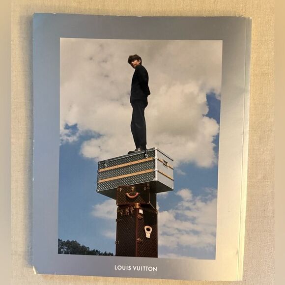 Louis Vuitton 200 Anniversary Edition coffee table book - Picture 2 of 9